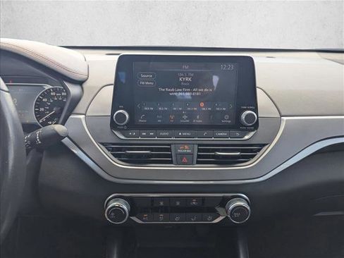 Used 2024 Nissan Altima 2.5 SR image 14