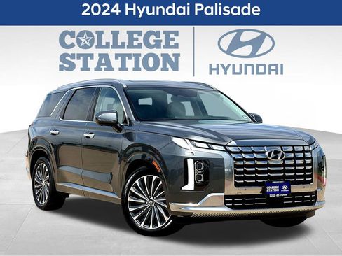 Used 2024 Hyundai Palisade Calligraphy FWD image 3