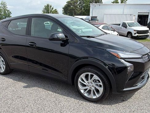 New 2027 Chevrolet Bolt LT w/ Comfort Package FWD image 3