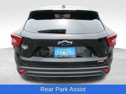 Certified 2025 Chevrolet Trax RS w/ Driver Confidence Package FWD image 4
