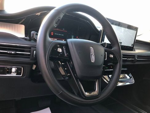 Used 2023 Lincoln Corsair AWD w/ Rear Removable Package Tray image 7