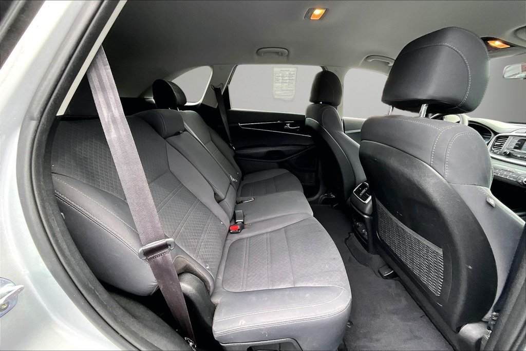 Used 2017 Kia Sorento AWD image 23