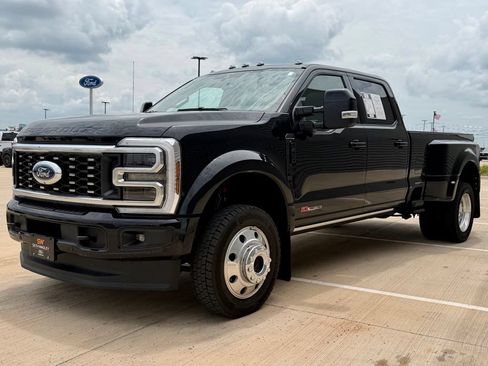 Used 2026 Ford F450 Platinum w/ FX4 Off-Road Package AWD/4WD image 6
