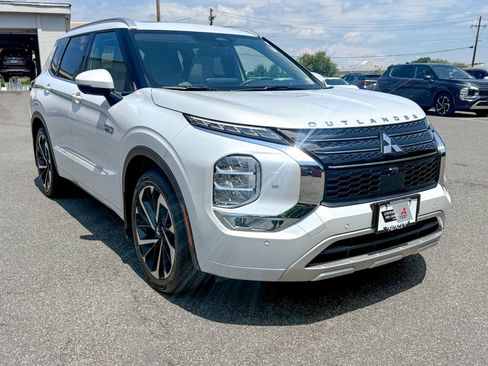 Used 2023 Mitsubishi Outlander SEL AWD/4WD image 1