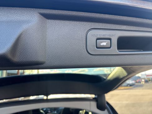 Used 2023 Honda Odyssey Elite image 8