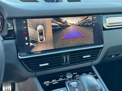 Used 2023 Porsche Cayenne S Platinum image 20