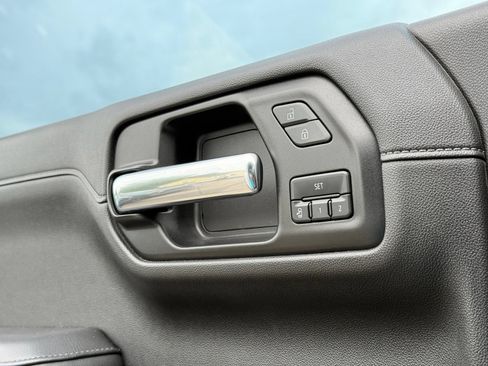 Used 2020 Chevrolet Silverado 1500 High Country w/ Technology Package AWD/4WD image 16