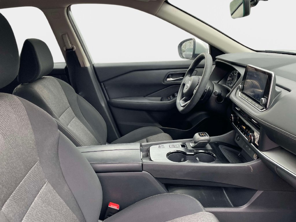 Used 2024 Nissan Rogue SV FWD image 10
