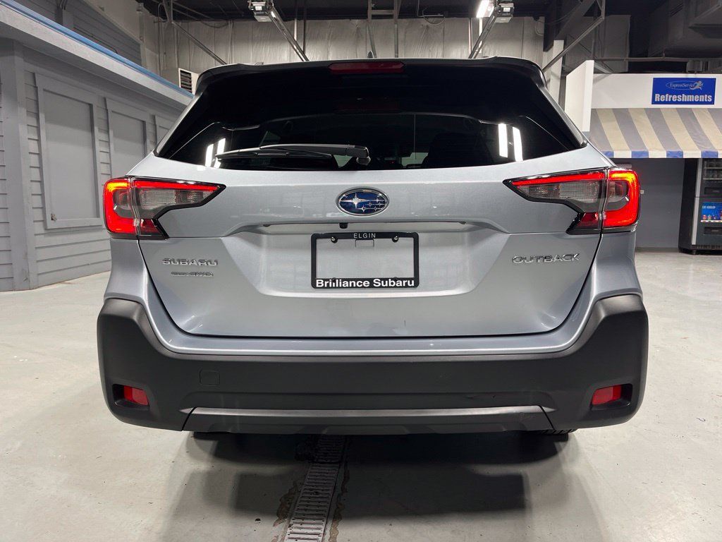 Certified 2025 Subaru Outback Premium AWD/4WD image 8