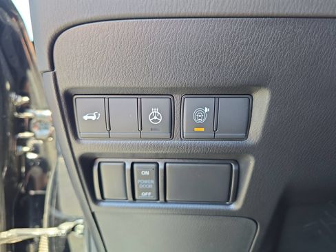 Used 2023 Nissan Armada Platinum w/ Captain's Chairs Package RWD image 23