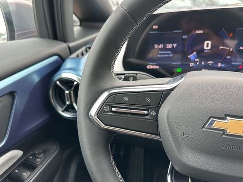 New 2026 Chevrolet Equinox EV LT image 14