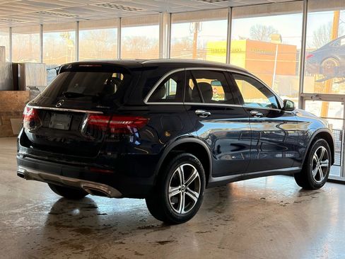 Used 2019 Mercedes-Benz GLC 300 GLC 300 4MATIC Sport Utility 4 image 7