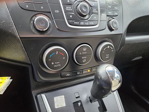 Used 2012 MAZDA MAZDA5 Touring w/ Moonroof & Audio Pkg image 21