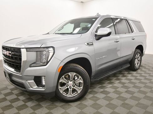 Used 2024 GMC Yukon SLE image 2