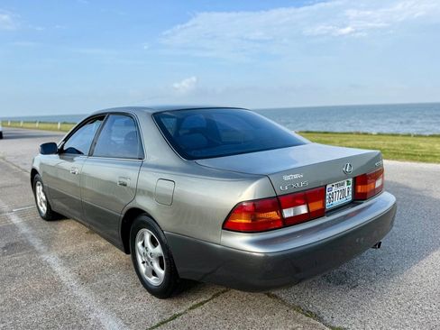 Used 1998 Lexus ES 330 FWD image 7