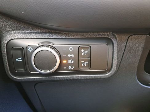 Certified 2025 Ford Explorer Active image 21