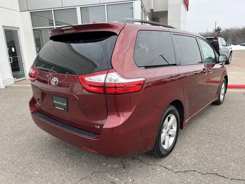 Used 2019 Toyota Sienna LE image 12