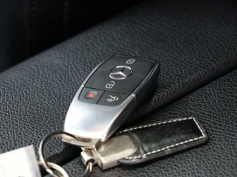 Used 2021 Mercedes-Benz GLE 350 4MATIC image 39