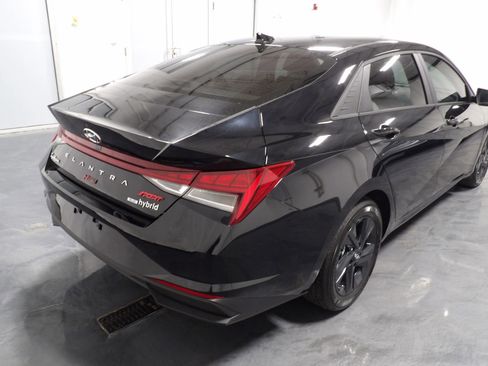 Used 2023 Hyundai Elantra Blue w/ Preferred Accessory Package image 5