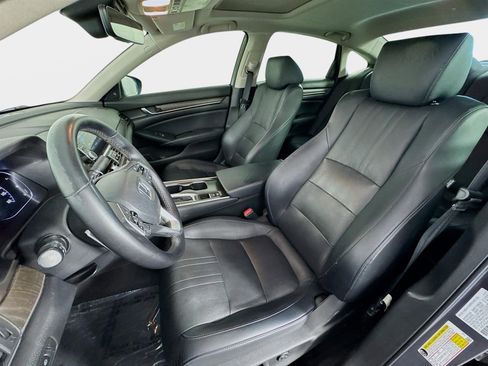 Used 2018 Honda Accord Touring image 12