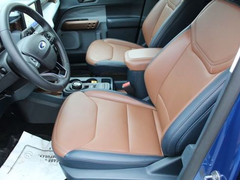 Used 2023 Ford Maverick Lariat w/ Lariat Luxury Package image 13