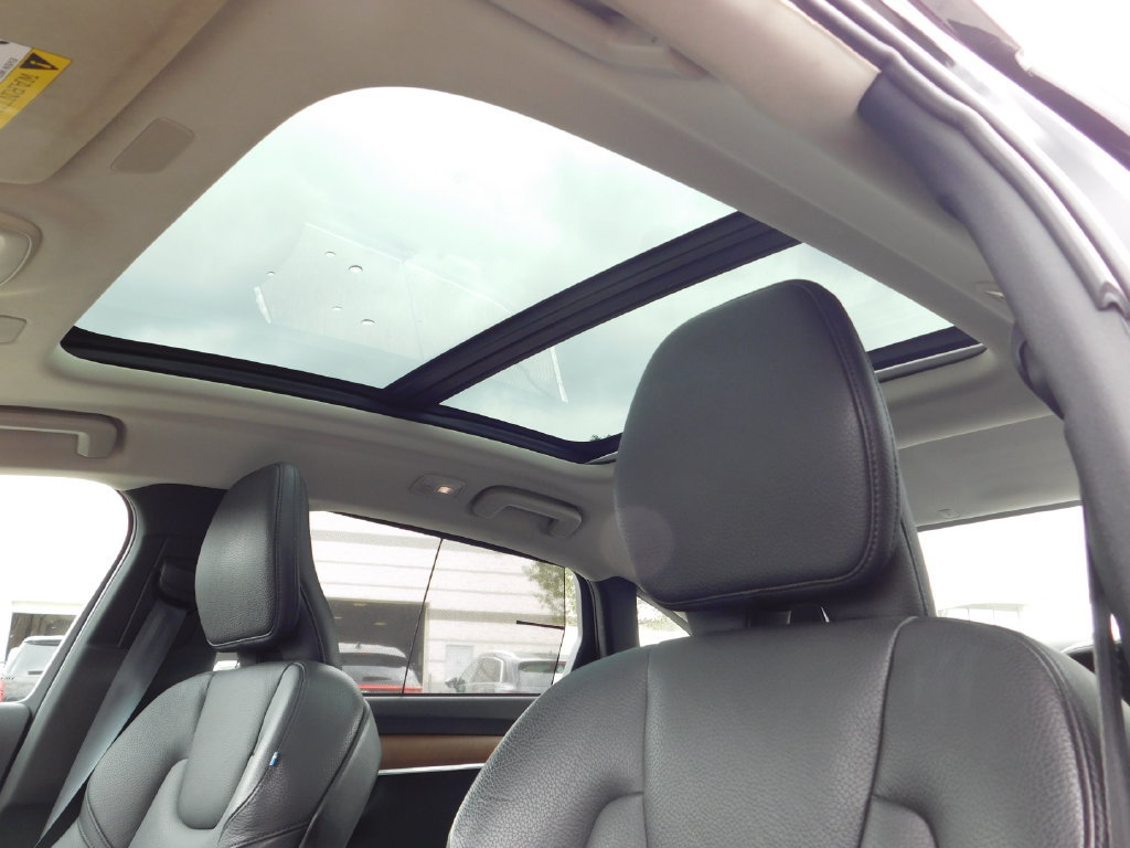 Used 2022 Volvo S90 B6 Momentum AWD/4WD image 21