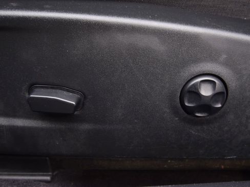 Used 2019 Dodge Challenger SXT image 26