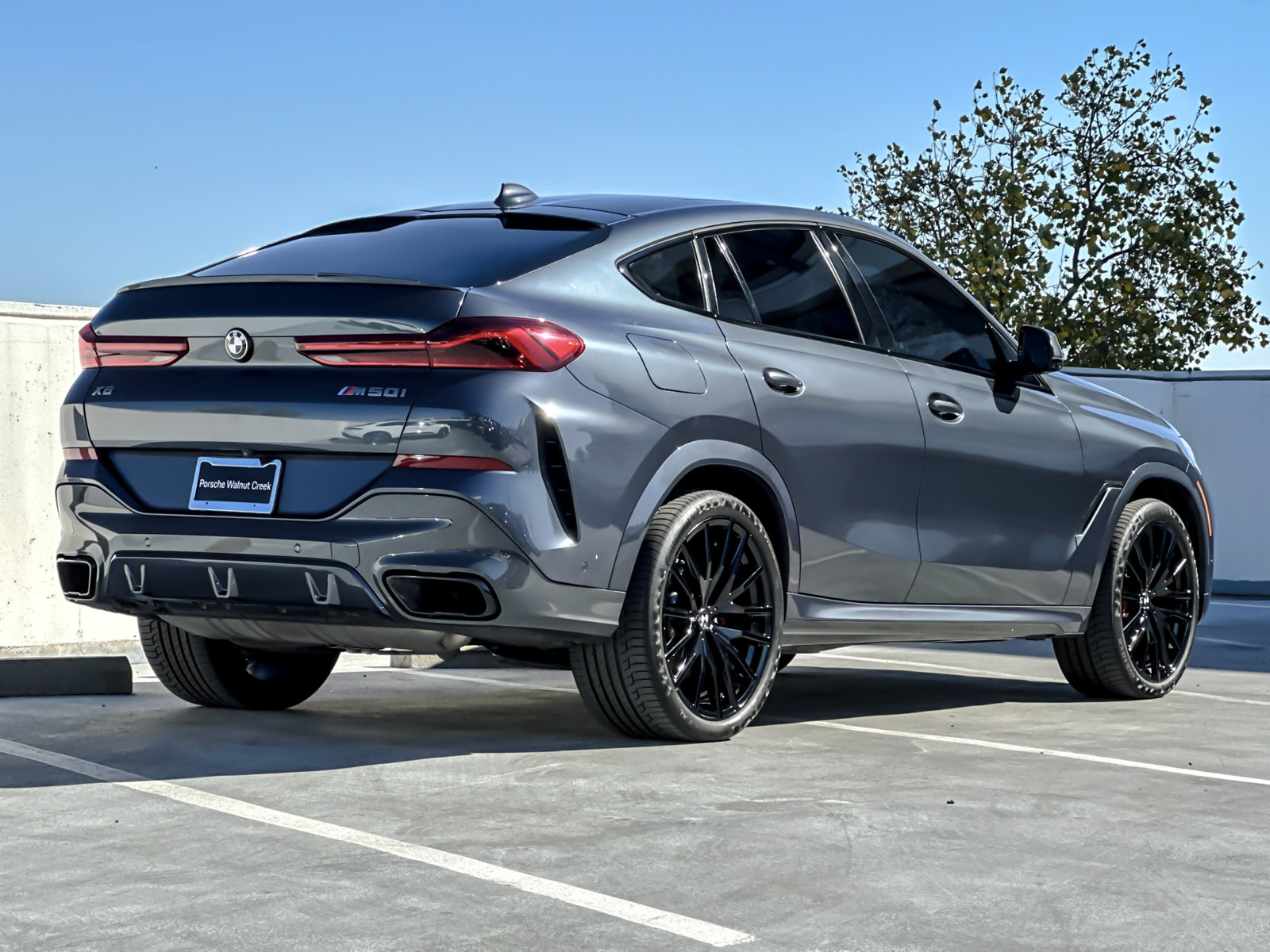 Used 2022 BMW X6 M50i w/ Premium Package AWD/4WD image 9