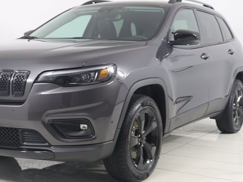Used 2023 Jeep Cherokee Altitude Lux image 48