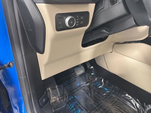 Used 2020 Ford Escape Titanium image 29