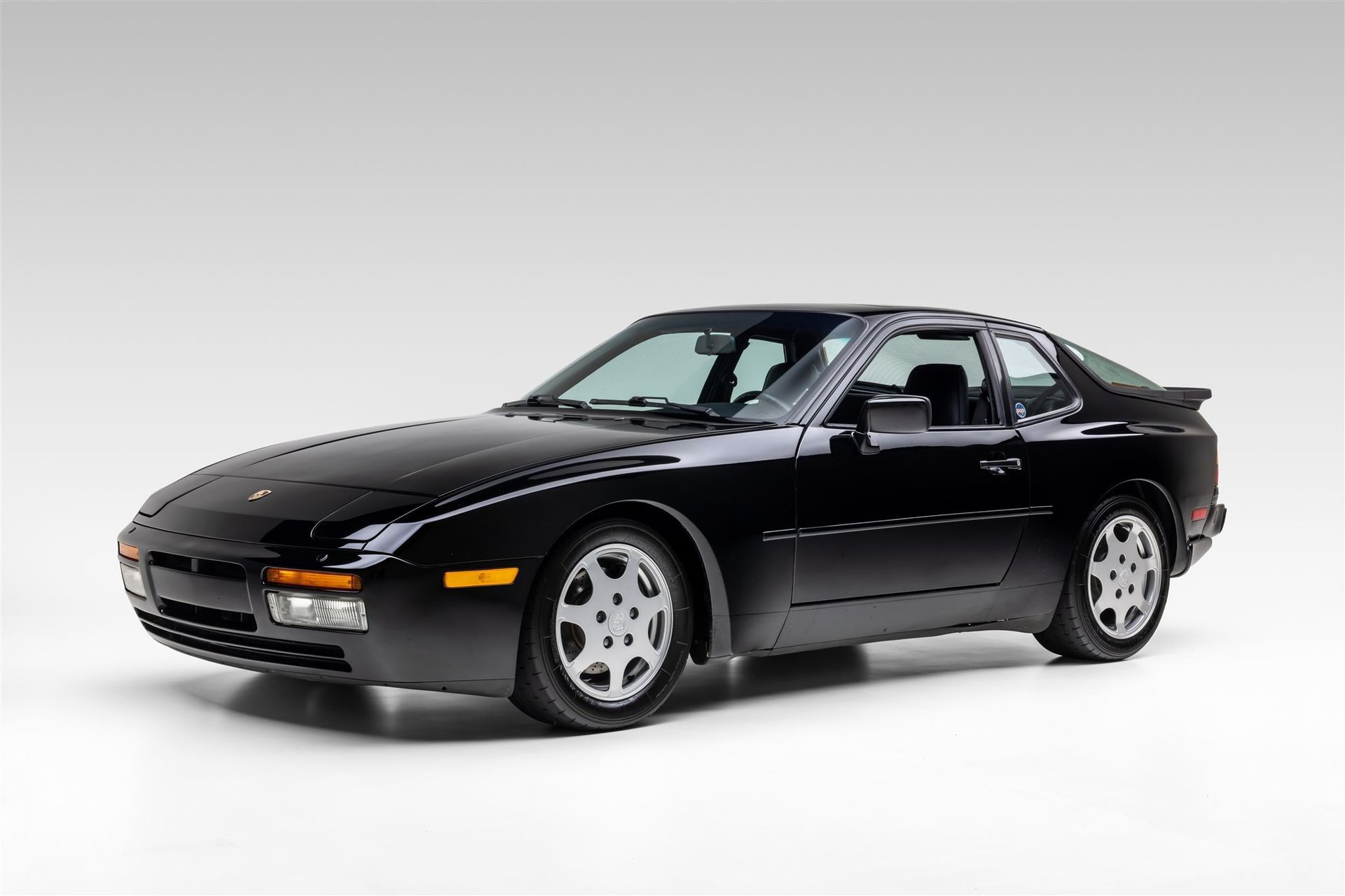 Used 1989 Porsche 944 Turbo RWD image 1