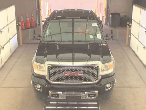 Used 2015 GMC Sierra 3500 Denali AWD/4WD image 2