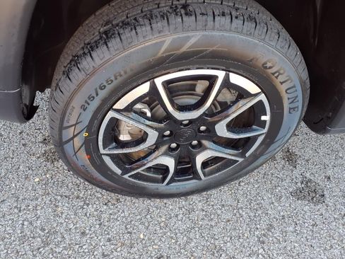 Used 2024 Jeep Compass Trailhawk image 5