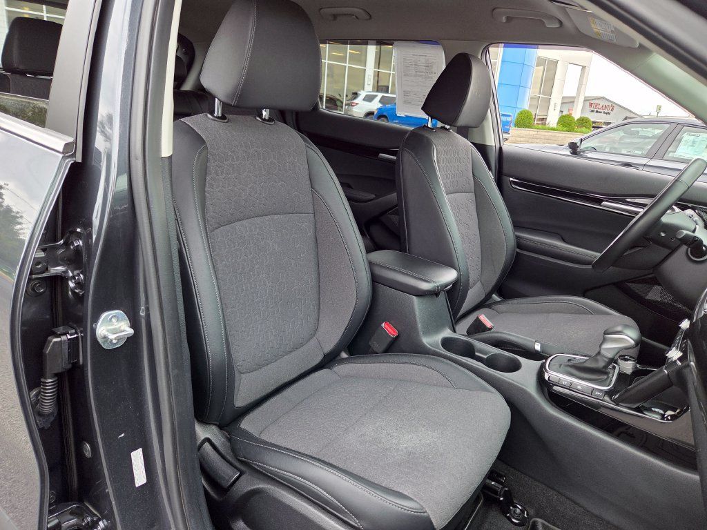 Used 2024 Kia Seltos S AWD/4WD image 22