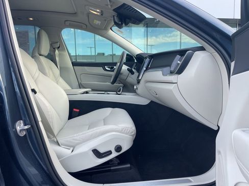 Certified 2024 Volvo XC60 B5 Core w/ Climate Package image 16