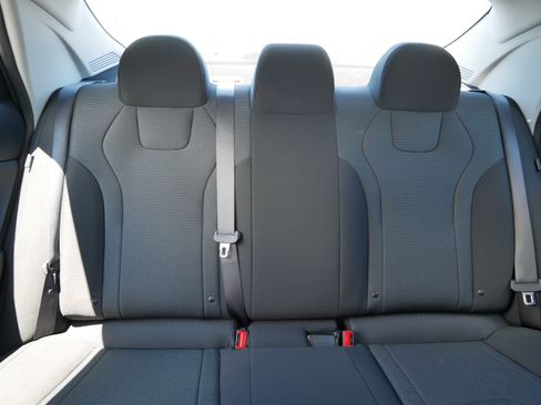 Certified 2026 Hyundai Elantra SE FWD image 13