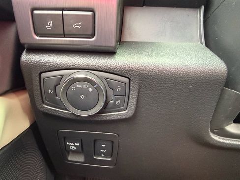 Used 2019 Ford Expedition Platinum image 15