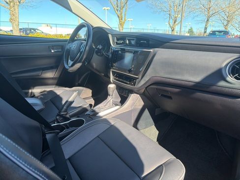 Used 2018 Toyota Corolla L image 27