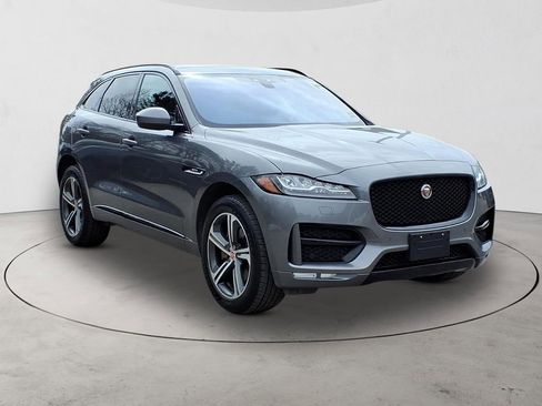 Used 2017 Jaguar F-PACE R-Sport image 3