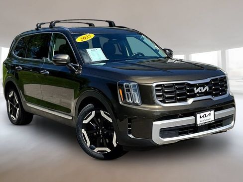 Certified 2025 Kia Telluride S AWD/4WD image 3