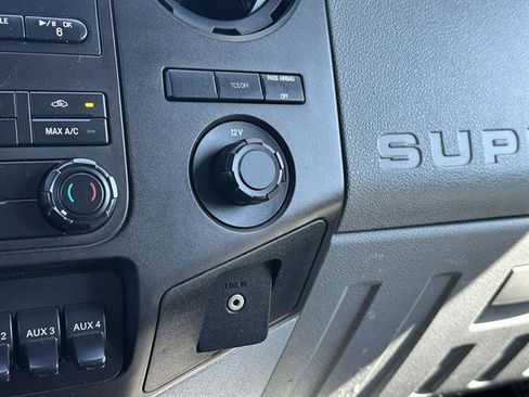 Used 2014 Ford F550 4x4 Regular Cab Super Duty image 19
