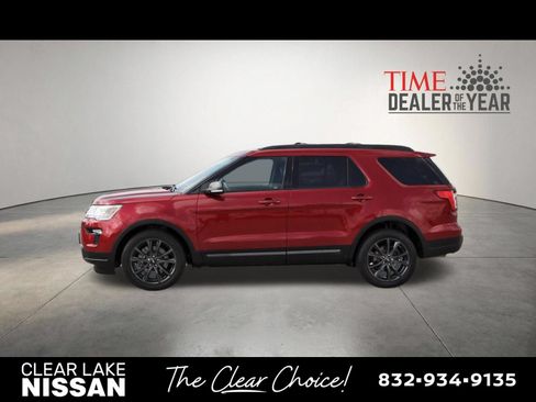 Used 2018 Ford Explorer XLT w/ Equipment Group 202A AWD/4WD image 4