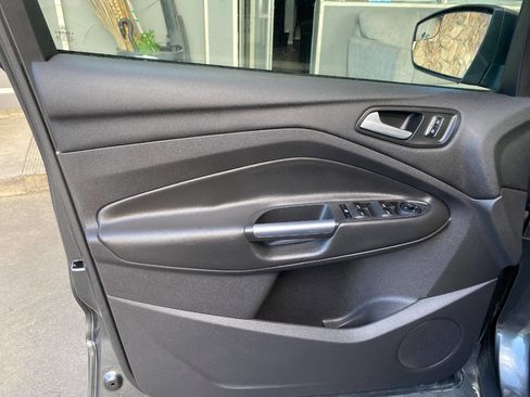 Used 2015 Ford Escape SE FWD image 15