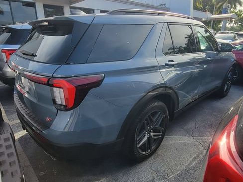 Used 2025 Ford Explorer ST AWD/4WD image 3