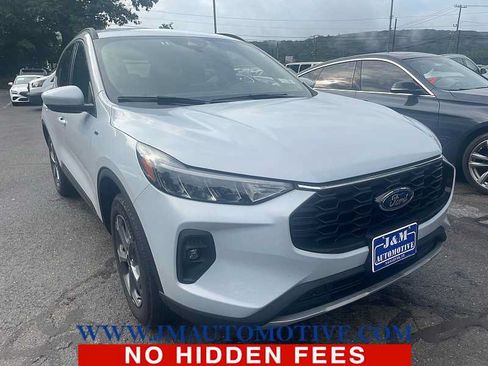 Used 2025 Ford Escape ST-Line Select AWD/4WD image 5