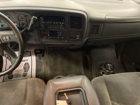 Used 2004 Chevrolet Silverado 2500 LS AWD/4WD image 34