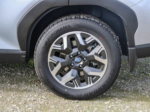 Used 2025 Subaru Forester Premium image 10