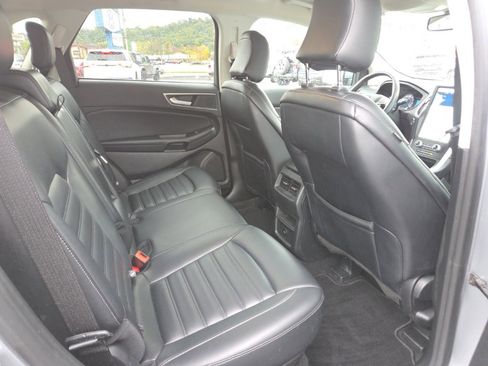 Used 2024 Ford Edge SEL image 18
