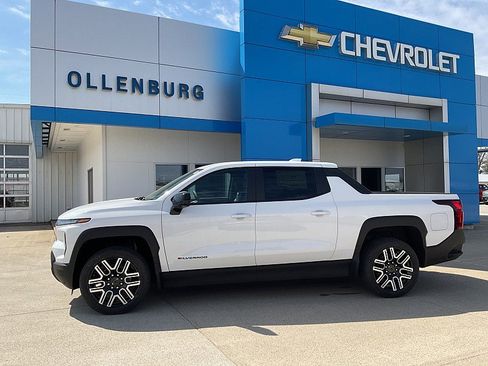 New 2026 Chevrolet Silverado EV W/T AWD/4WD image 1