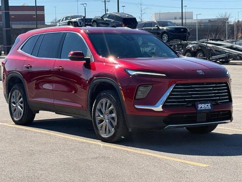 Used 2025 Buick Enclave Preferred image 8